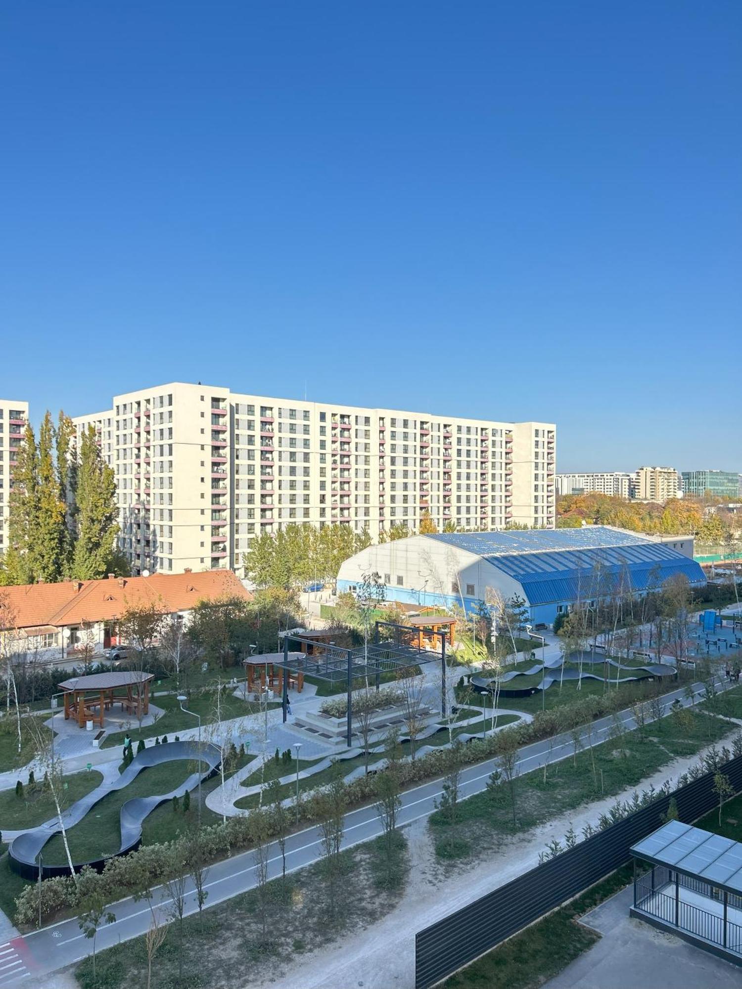 Urban Retreat With Balcony At Exigent Plaza - 06 Leilighet Bucureşti Eksteriør bilde